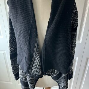 Jones New York Black and Gray Patterned Cardigan
